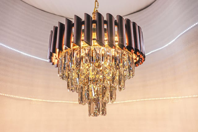 Swanart Elegant Brown Frame & Black Crystal Pendant Light - Stylish Illumination for Your Space