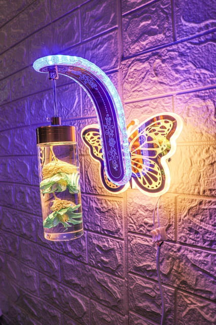 Swanart Floral Radiance LED Wall Lamp – Multi-Colour Design for a Touch of Nature in Your Home