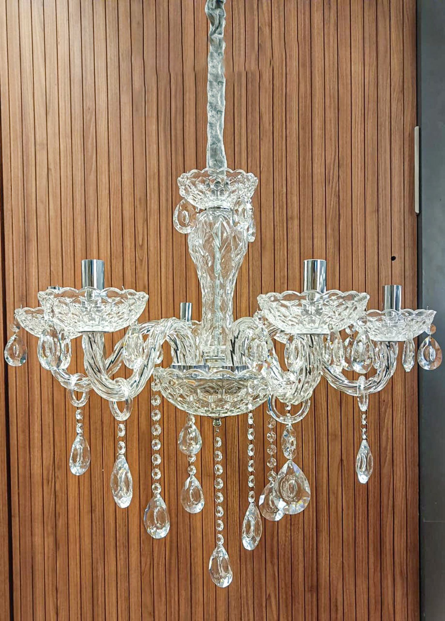 Swanart Opulent Italian Chandelier: Adorn Your Space with Luxurious Illumination