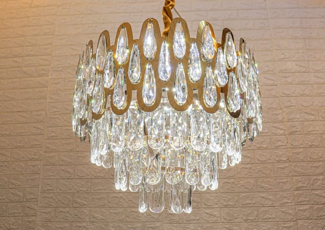 Swanart Modern Glamour: 3-Tier Crystal Pendant Light for Contemporary Spaces 6331-400