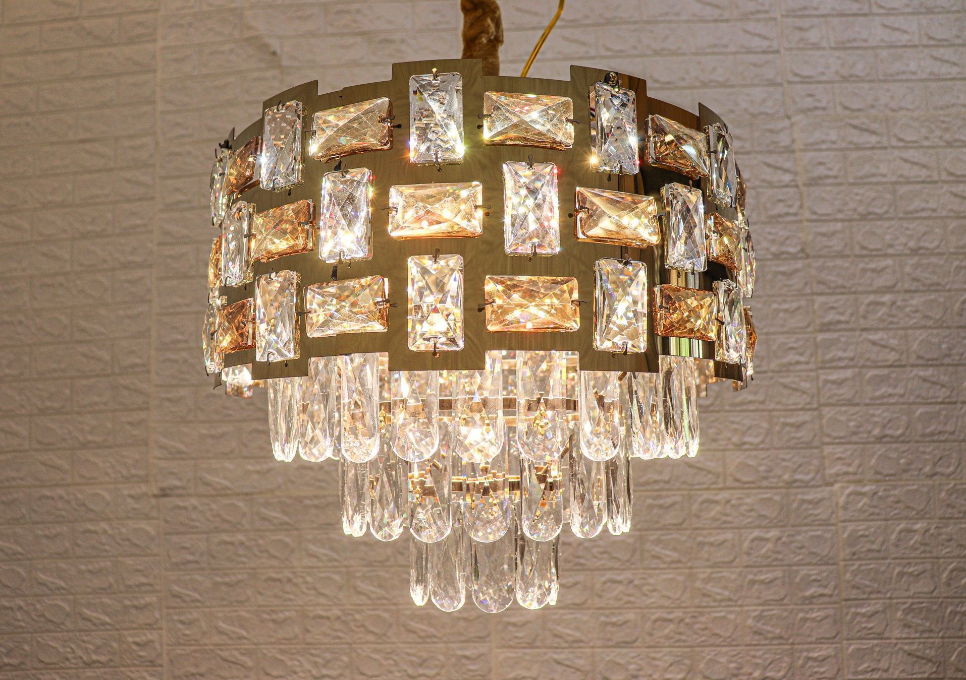 Swanart Dazzling Cascade: 3-Tier Crystal Pendant Light for Stunning Illumination 6315-400