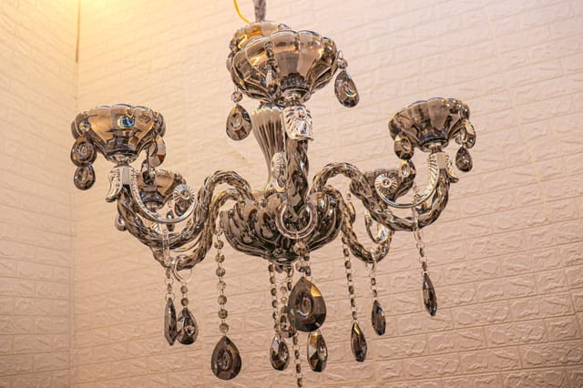 Swanart Vintage Charm: Italian Crystal Chandelier Light for Nostalgic Appeal