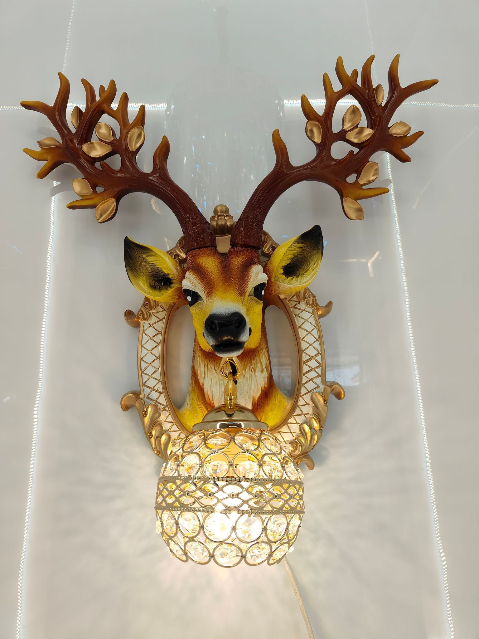 Majestic Deer Head Wall Sconce – Elegant Crystal Lighting