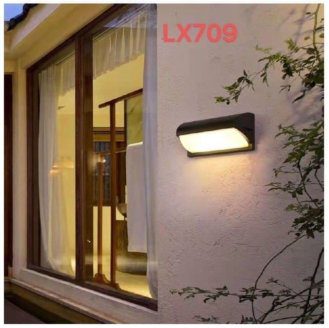 Sleek Black Outdoor LED Wall Light – Modern Exterior Lighting